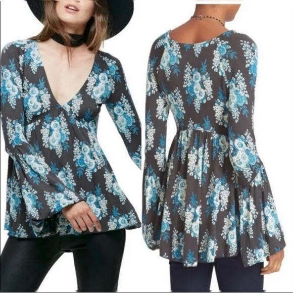 Free People | Deep V-neck, Speak Easy Floral Bell Sleeve Boho Blouse - Small - Picture 3 of 9